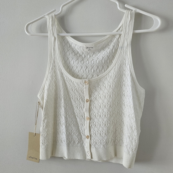 Aritzia Tops - Stellar crop top Aritzia Wilfred M